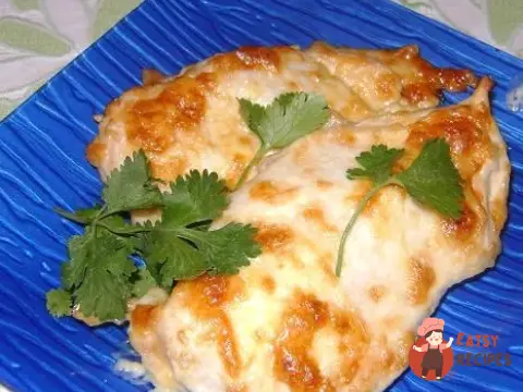 Курка під овочевою шапкою