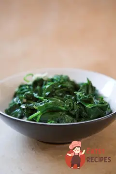 Шпинат із часником
