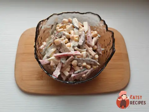 Салат із ковбасою