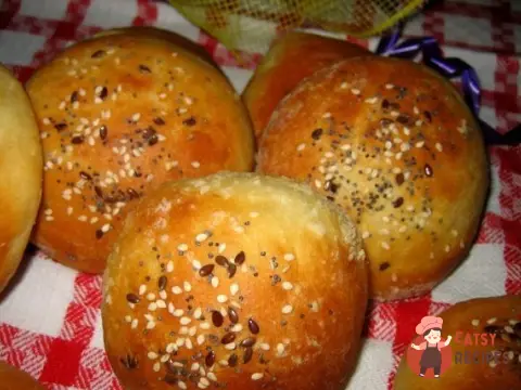 Турецькі булочки з картоплею та бринзою