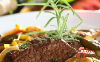 Яловича Вирізка З Цибульно-Апельсиновою Закускою
