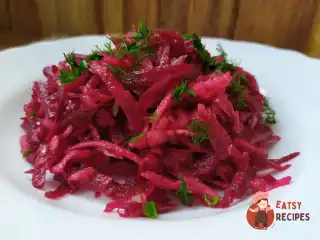 Салат зі свіжого буряка із зеленим яблуком