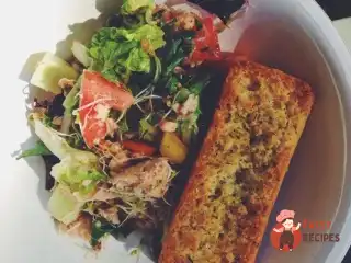 Салат з тунцем та томатами