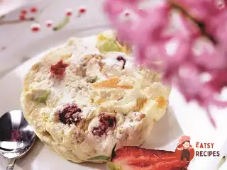 Заварна пасха з цукатами та горіхами пекан