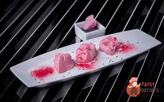 Повітряна Меренга З Кремом Із Чорного Кунжуту.