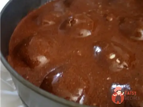 Шоколадний пиріг з кокосово-сирними кульками