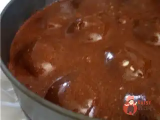 Шоколадний пиріг з кокосово-сирними кульками