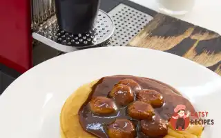 Кефірні Оладки З Бананом У Карамельному Соусі