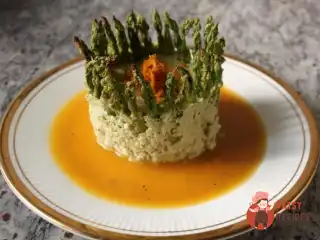 Мус із курки та спаржі з апельсиновим соусом