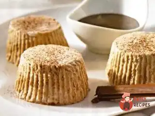 Парфе з мигдалю та нуги з шоколадним соусом