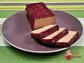 Пате з індичої печінки в брусничній глазурі