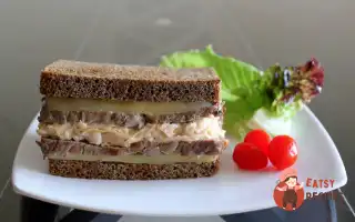Сендвіч З Яловичиною Та Квашеною Капустою