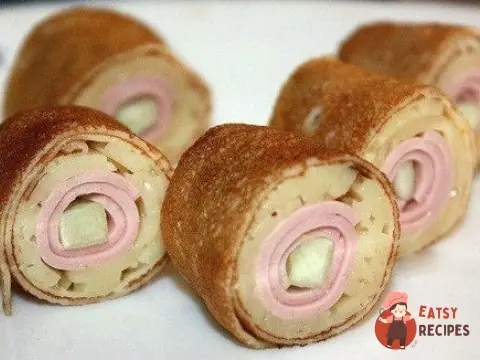 Млинці з ковбасою та сиром