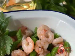 Салат із селери та креветок