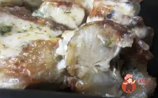 Запечений Мінтай На Цибулі Та Моркви.