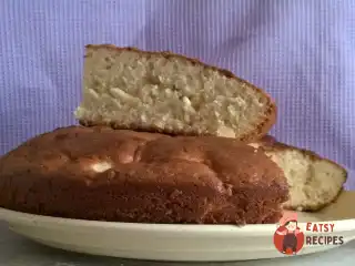 Пиріг з молоком та фруктами