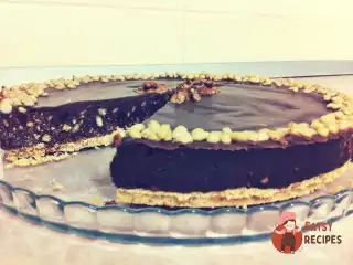 Шоколадно-горіховий торт із печива