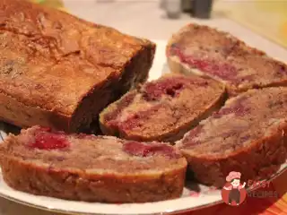 Манник на кефірі з ожиново-банановим кремом та какао
