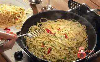 Спагетті з часником та олією