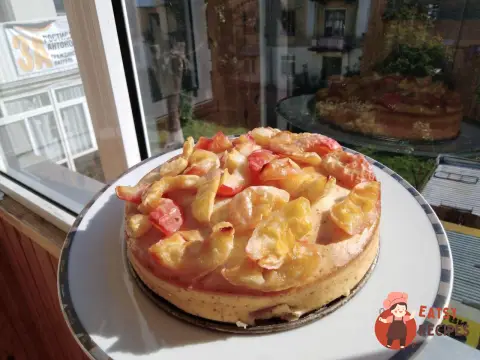 Шарлотка з ранетками