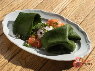 Млинці зі шпинатом і вершковим кремом