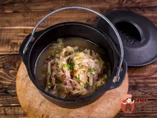 Капуста, виснажена в чавунці