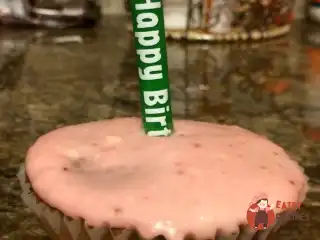 Кекси з полуничною глазур'ю