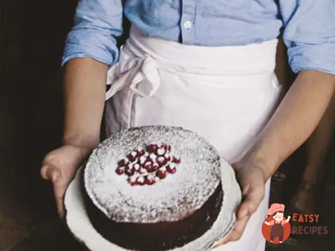 Шоколадний пиріг із солоним маслом