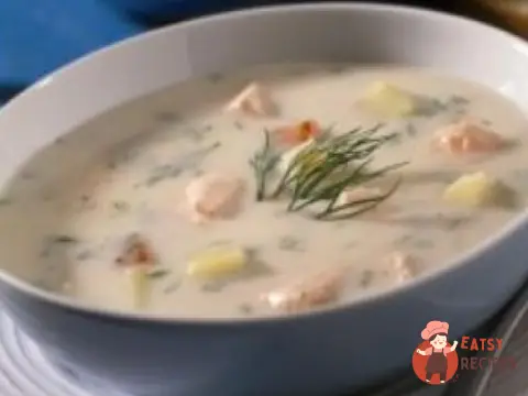 Норвезький вершковий суп із сьомгою