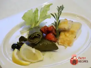 Запечений судак під сиром із омлетом