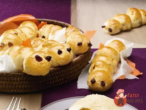 Гусениці з родзинками