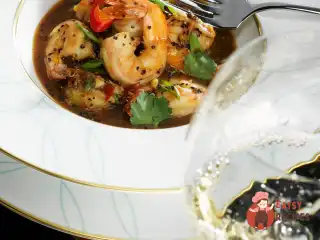 Креветки в чорному перці по-сінгапурськи