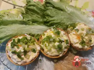 Тарталетки з крабовими паличками