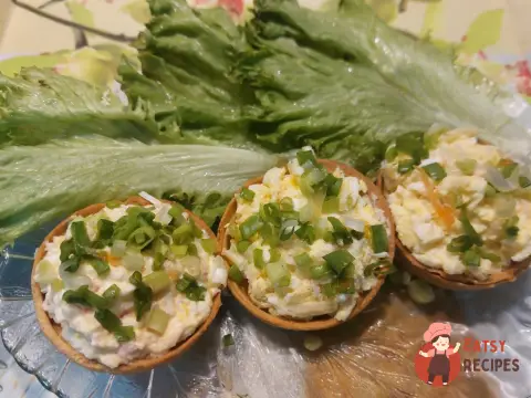 Тарталетки з крабовими паличками