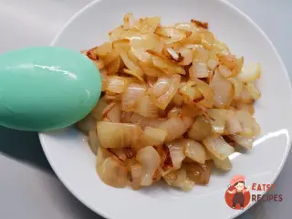 Крок 1: Яловичина з цибулею