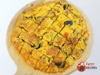 Омлет з баклажанами та грюєром