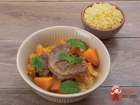 Тушкована баранина з курагою, гарбузом та кускусом