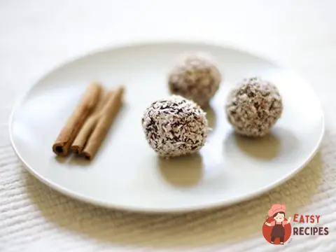 Вегетаріанські кульки із сухофруктів