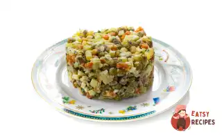 Класичний Олів'є З Язиком І Яблуком