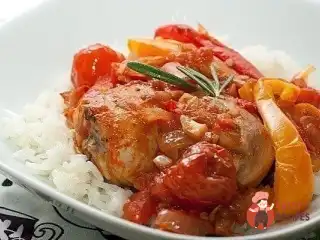 Курячі гомілки, запечені з овочами