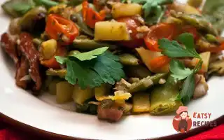 Сочевиця З Овочами Та Беконом