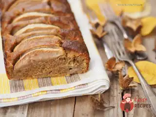 Кекс з грушами та волоськими горіхами