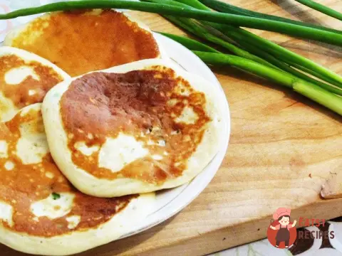 Коржики на кефірі із зеленню