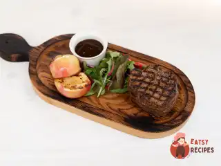 Баранина корейка з нектаринами