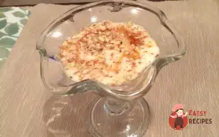 Мус Із Йогурту Та Меду Зі Смаженими Грушами Та Мигдалем