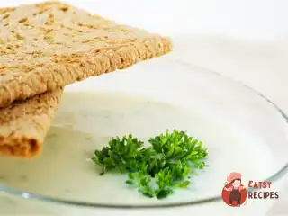 Крем-суп із цвітної капусти з пармезаном