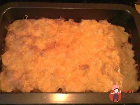 Картопляний гратен з куркою, грибами та сиром