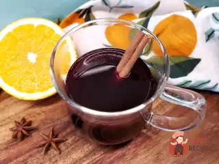 Глінтвейн з жимолістю та апельсином