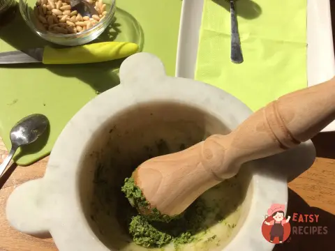 Класичне генуезьке песто
