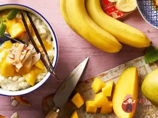 Рисовий пудинг із соусом із манго